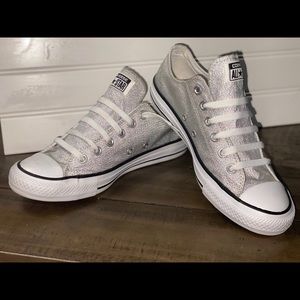 Shimmery Silver Converse All Star chucks size 8